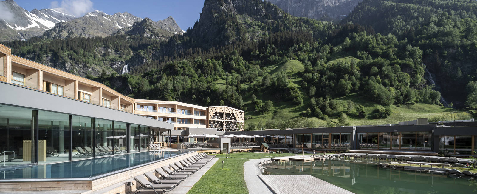  Hotel des Monats 

Die besten Luxushotels Südtirols